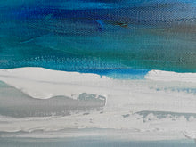 Load image into Gallery viewer, Blue Crest